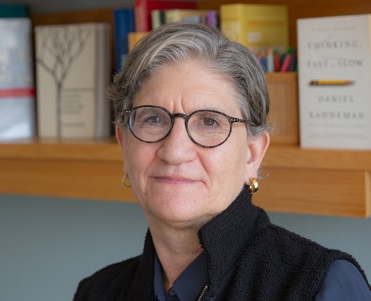 Headshot of Lisa Robinson